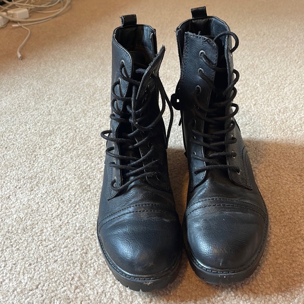 Combat boots - target